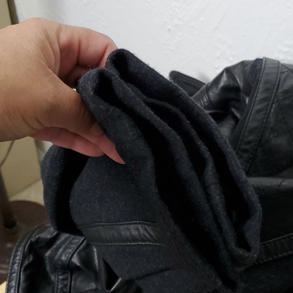 Black leather Moto jacket - Picture 7 of 8